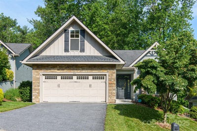 /international/us/240-waterside-drive-hendersonville-nc-110100092444/