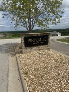 /international/us/pinnacle-circle-hollister-mo-110108232067/