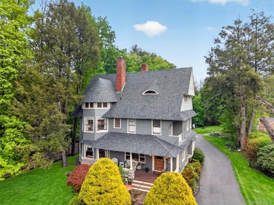 /international/us/26-maple-avenue-warwick-ny-110107963550/
