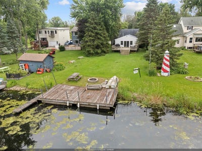 /international/us/7840-popowski-road-winneconne-wi-110098549487/