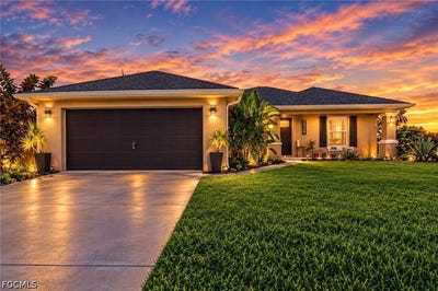 /international/us/2028-ne-juanita-place-cape-coral-fl-110120745160/