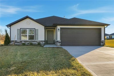 /international/us/637-w-bluebird-street-gardner-ks-110107879820/
