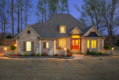 /international/us/104-lochmeade-dr-atoka-tn-110106933141/
