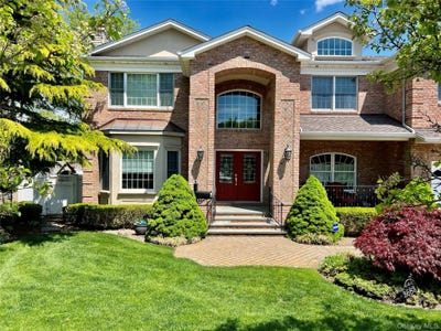 /international/us/3683-orchard-road-wantagh-ny-110105426268/