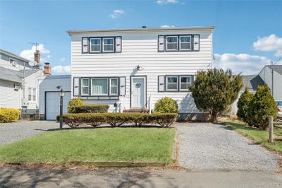 /international/us/310-s-16th-street-lindenhurst-ny-110106433820/