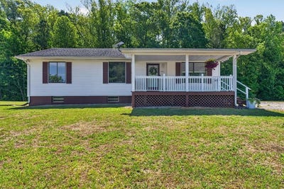 /international/us/297-deer-run-road-blackstone-va-110108058423/