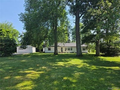 /international/us/32251-elmwood-street-garden-city-mi-110100631882/?lang=en