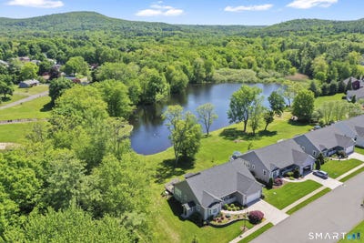/international/us/1-lake-drive-somers-ct-110108354238/