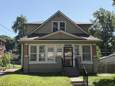 /international/us/2119-e-12th-street-des-moines-ia-110101221512/?lang=id