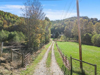 /international/us/3112-indian-creek-rd-harrisville-wv-110103182459/