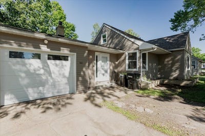 /international/us/861-hopwood-avenue-ne-menomonie-wi-110109003438/