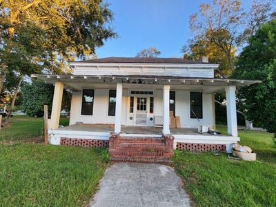 /international/us/905-peak-street-holly-hill-sc-110103303165/
