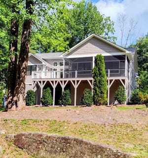 /international/us/654-hollybrook-drive-flat-rock-nc-110109594787/