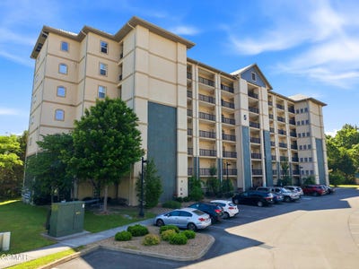 /international/us/124-plaza-drive-pigeon-forge-tn-110108301059/
