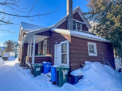 /international/us/321-e-michigan-street-marquette-mi-110105525180/