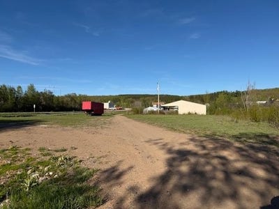 /international/us/on-hwy-8-crandon-wi-110108252677/