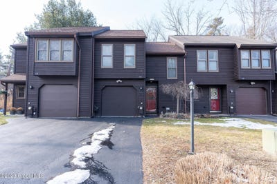/international/us/416-greenhill-court-albany-ny-110107052581/