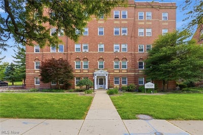 /international/us/15820-van-aken-boulevard-shaker-heights-oh-110108615607/