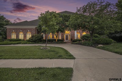 /international/us/686-n-164th-street-omaha-ne-110100929312/?lang=en