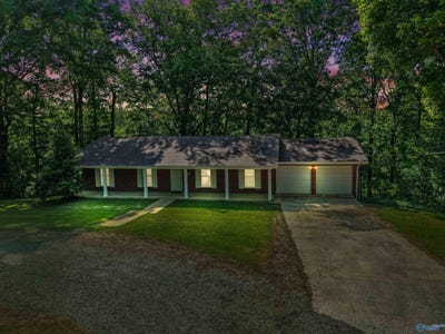 /international/us/7663-county-road-92-rogersville-al-110107777927/
