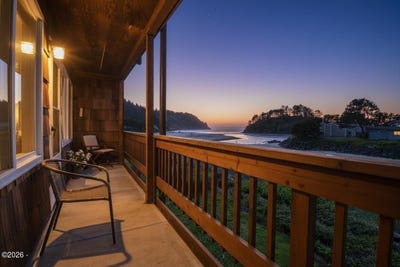 /international/us/48988-u-s-101-s-neskowin-or-110107807493/
