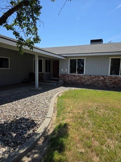 /international/us/757-redwood-lane-lemoore-ca-110107932847/