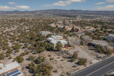/international/us/6384-hoochaneetsa-cochiti-lake-nm-110105883112/
