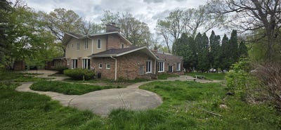 /international/us/188-n-bloomingdale-road-bloomingdale-il-110107832588/