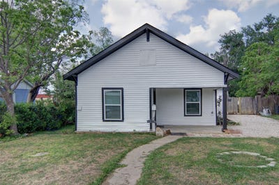 /international/us/402-w-trammell-avenue-everman-tx-110107418749/
