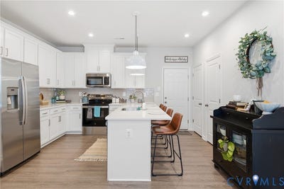 /international/us/13250-garland-lane-midlothian-va-110119685981/