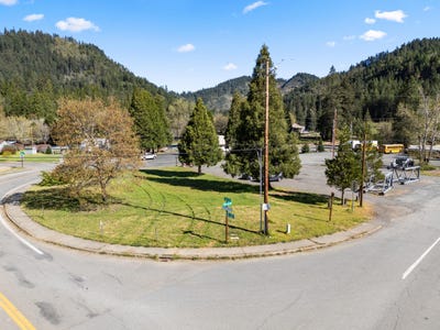 /international/us/400-old-highway-s-wolf-creek-or-110107198717/