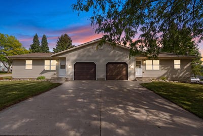 /international/us/1125-schoenhaar-dr-west-bend-wi-110120019595/