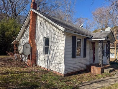 /international/us/3098-lee-st-exmore-va-110108200683/