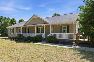 /international/us/161-lawrence-road-stokesdale-nc-110108627654/