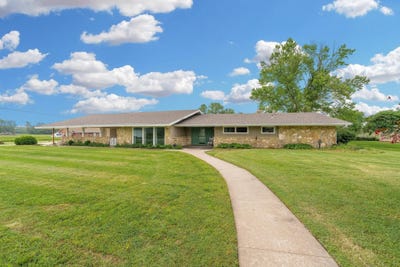 /international/us/201-w-juniper-st-hillsboro-ks-110099633725/