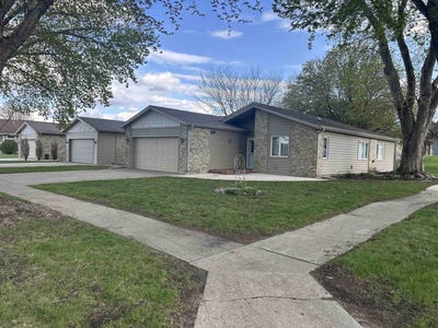 /international/us/2210-e-6th-street-sheldon-ia-110107783159/