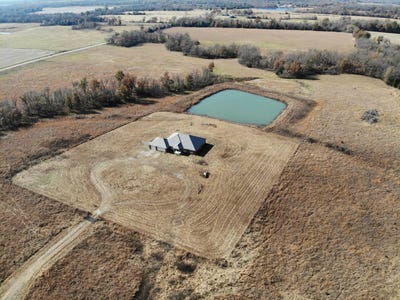 /international/us/20079-irving-rd-chanute-ks-110103472207/