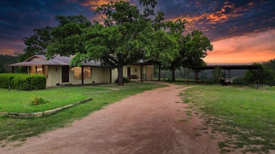 /international/us/5709-5711-ranch-road-965-fredericksburg-tx-110108204631/