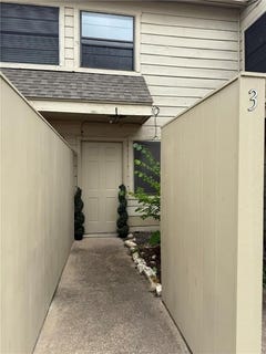 /international/us/4405-carter-creek-parkway-bryan-tx-110108772954/