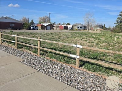 /international/us/100-main-street-lavina-mt-110108075675/