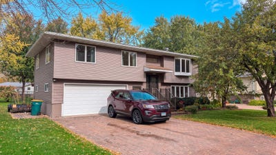 /international/us/1613-canary-drive-albert-lea-mn-110120627949/