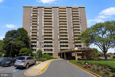 /international/us/1800-old-meadow-road-mclean-va-110108467888/