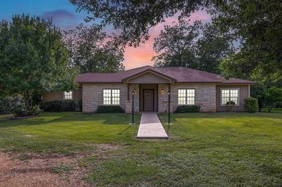 /international/us/194-2-mile-lane-smithville-tx-110100810702/