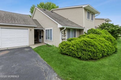 /international/us/1-sutton-drive-brick-nj-110100683797/