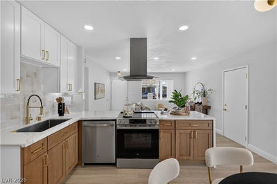 /international/us/708-van-ert-avenue-north-las-vegas-nv-110120590097/