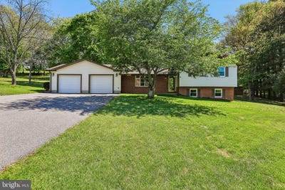 /international/us/1107-king-arthur-court-sykesville-md-110108009607/