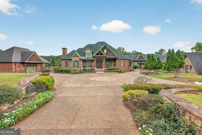/international/us/4984-donald-drive-loganville-ga-110120004245/