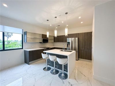 /international/us/113-se-1st-circle-pompano-beach-fl-110108095683/