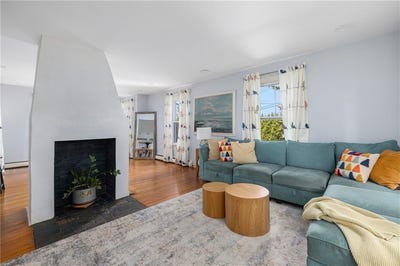 /international/us/37-concord-drive-middletown-ri-110104883886/