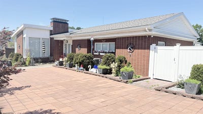 /international/us/414-e-main-street-clarksburg-wv-110108127915/